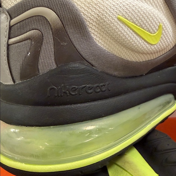 Nike Mens Air max 270 react Black and Lime Sneakers. Size 12.5 - Picture 9 of 9